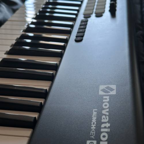 novation Launchkey 61 Mk2 usb midi controller