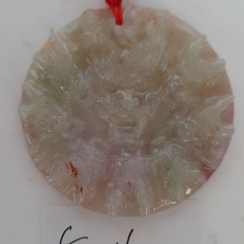 紅翡A玉吊墜雙面雕刻，單一個五百元兩個八百元。no.3.12.24