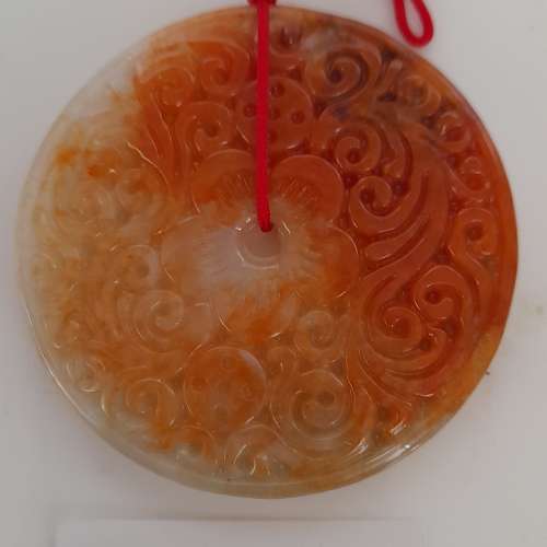 紅翡A玉吊墜雙面雕刻，單一個五百元兩個八百元。no.3.12.24