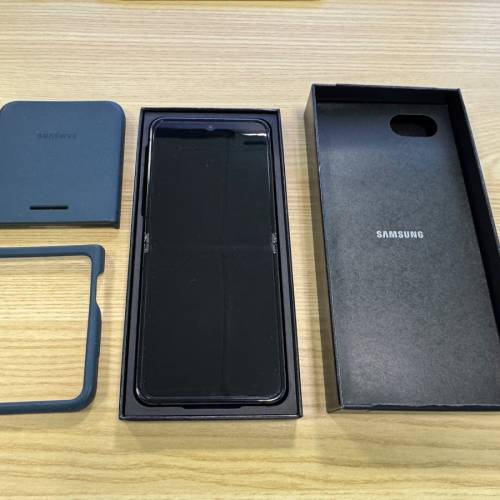 Samsung Z Flip-5 8G+512G 石墨黑色 CSL1010