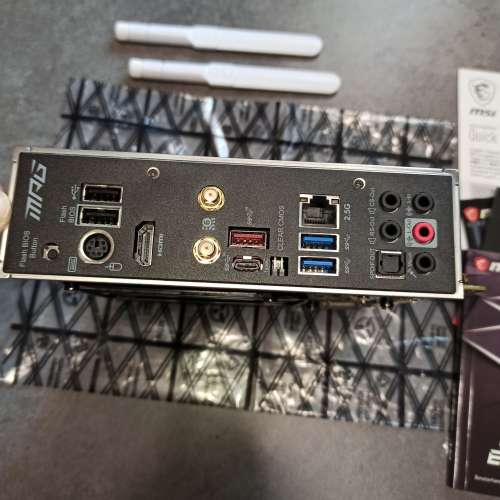 MSI B550i ITX WIFI 底板, 雙 M.2, 2.5G LAN, Win11 Home key