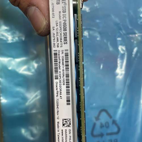 Intel P4608 pci-e 6.4TB NVME ssd
