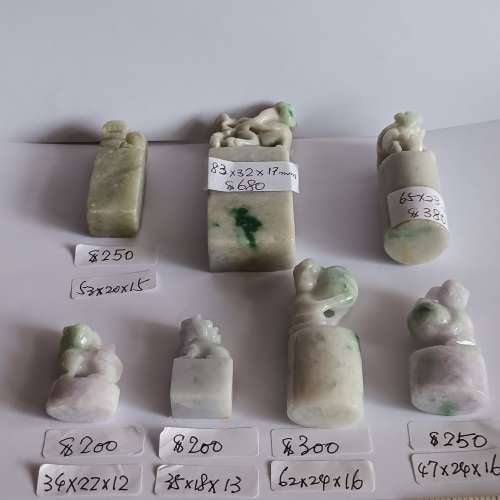 翡翠A玉圖章， 貔貅/猴子/獅子，每個價錢如照片顯示，兩個起八折，全部 清貨價五折...
