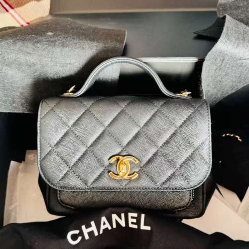 Chanel香奈兒affinity荔枝紋黑金郵差包