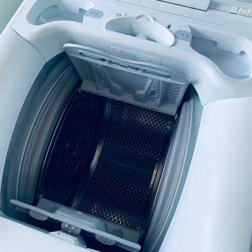 洗衣機(上置)伊萊克斯 新款1200轉 6KG 95%新 EWT1266EWW有保用 包送貨及安裝