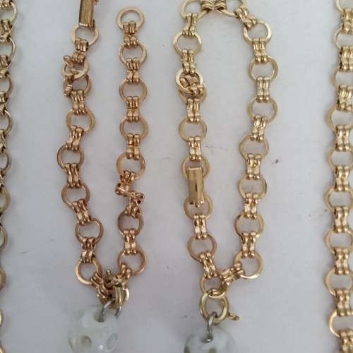 一套由五條約七吋銅手鏈組成，加上三個13mmA玉多孔 球diy手串頸鏈,多款靈活組合。多...