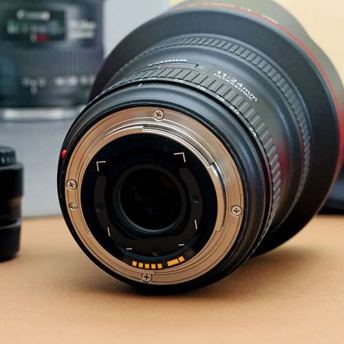 99%新 Canon EF 11-24mm f/4 L USM + Mount adapter EF EOS R