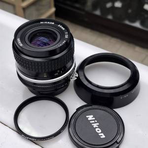 感謝客人李先生捐出 NIKON 35MM F2.8 Ai MOUNT 靚仔 玻璃清 $900 所有款項全數捐到...