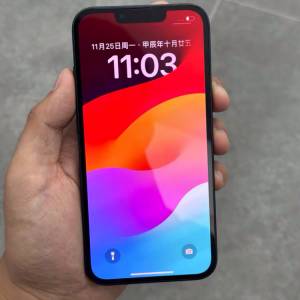 iPhone 13 512G ，電池效能86 %，換機放售，已貼上原裝鋼化Mon及贈送全新手機套。