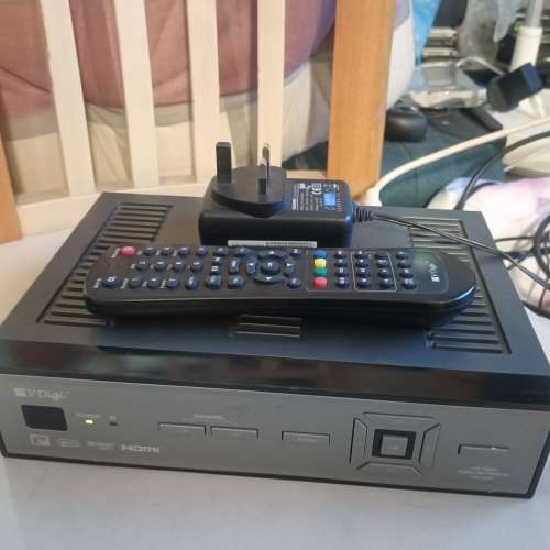 VDIGI VD 606 高清機頂盒，8成新，有少花，接收正常。機，搖控加代用火牛，沒有其他...