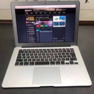 13寸macbook Air i7高配筆記本電腦，8GB記憶體  256G固態SSD硬盤，超高性價比輕薄筆...