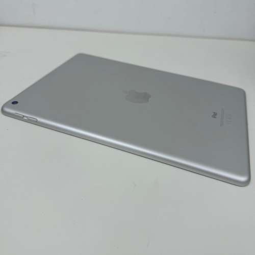 Apple iPad 9.7吋 (第6代) (2018) Wi-Fi 32GB/128GB 保養30日 連充電配件 原装 港行