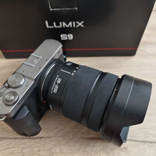 Panasonic Lumix S9 wlth 28-200 4-7.1
