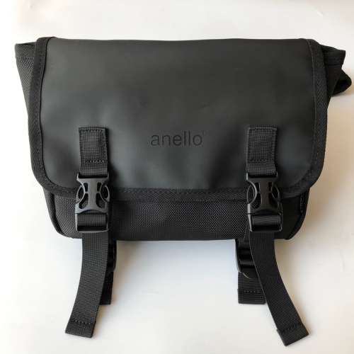 日本 Anello 黑色 雙扣型 MINI MESSENGER BAG