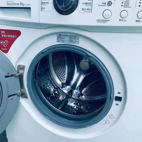 LG 樂金 前置式洗衣機 (6kg, 1000轉/分鐘) WF-1006MW