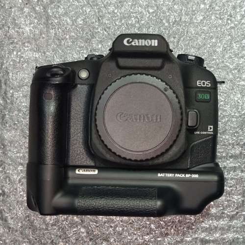 Canon 30V + BP-300 Grip