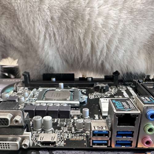 CPU I5 8400 + ASROCK B360M-HDV