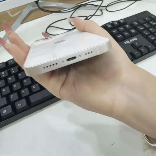 Apple iPhone 13 512G  6.1寸大螢幕，功能全部正常運作，電池效能86 %，電池良好，...