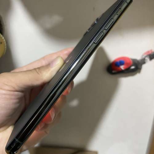 iPhone 11 Pro Max 256gb,，港行雙卡極新绿色，剛換新電，電池健康度100，所有功能...