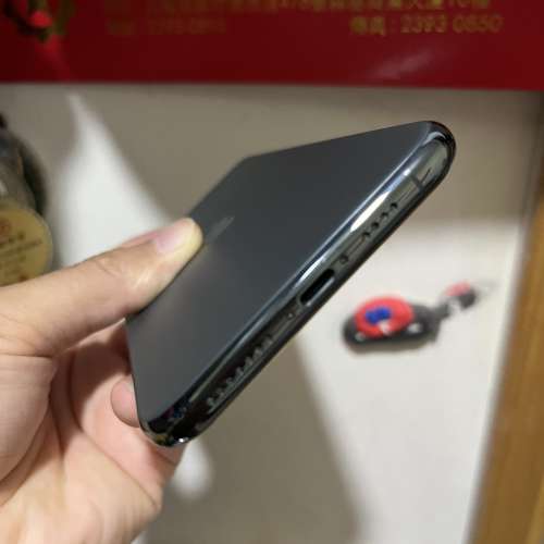 iPhone 11 Pro Max 256gb,，港行雙卡極新绿色，剛換新電，電池健康度100，所有功能...