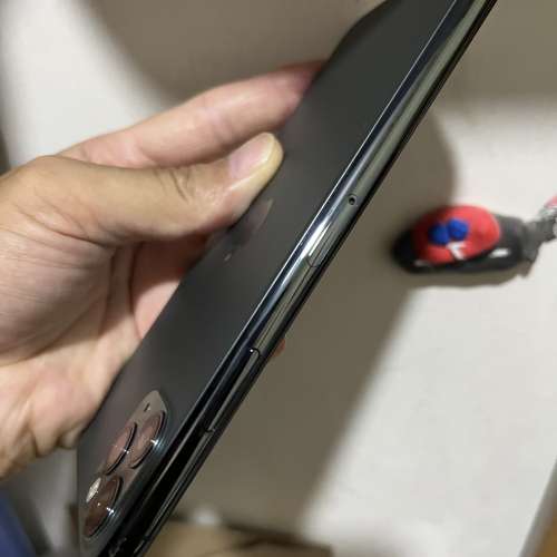 iPhone 11 Pro Max 256gb,，港行雙卡極新绿色，剛換新電，電池健康度100，所有功能...