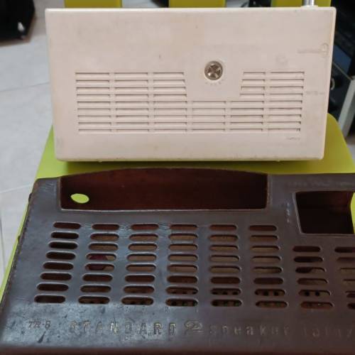 兩部早期級老爺收音機，大部曾經可以着机收到台，有片為證，另細部吾着及欠小部分零...