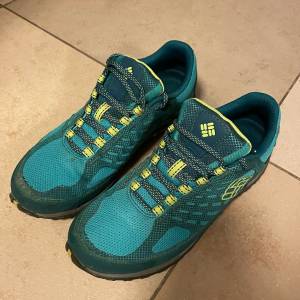 Columbia 行山鞋 EU 38/ US 7 防水 可以給鞋盒