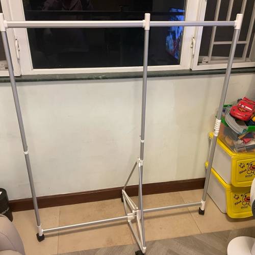 天上野 推拉式活動 晾衫架 可伸縮 原價$399 尖沙咀自取或代call車🙏🏻  樓下有泊車...