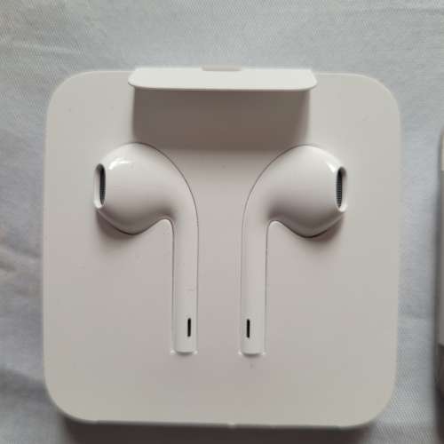 全新原装Apple iPhone lighting 插頭有線耳機1個。