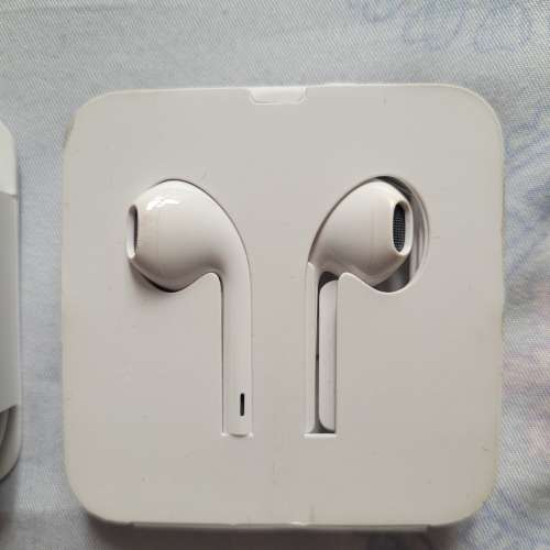 全新原装Apple iPhone lighting 插頭有線耳機1個。