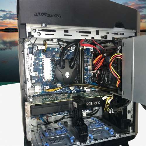 Alienware Aurora R8 i7-9700K,liquid cooling 16GB ddr4, 256 m2+2T Hdd RTX 2060