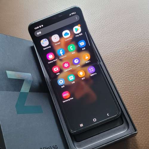 行貨,99%新Samsung Galaxy Z Flip 3 8+256GB森林綠色5G摺疊手機,單盒齊