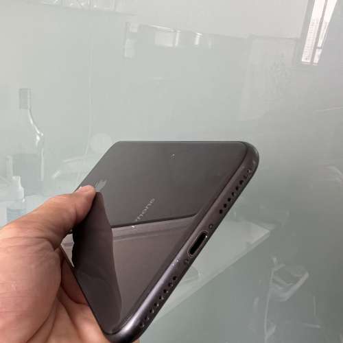 iPhone 8 plus 64gb,港行,少花，所有功能正常，冇修冇拆，淨機連殻！