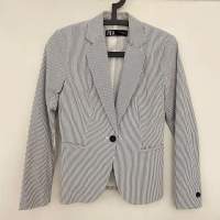 新凈二手：女裝ZARA Women Casual White Navy Straight Striped Blazer 藍白色直條...