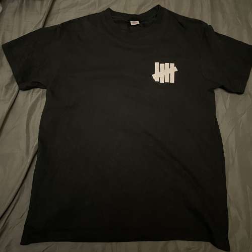 UNDEFEATED TEE size M W48cmL69cm