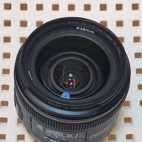 EF 28mm f/2.8 IS USM