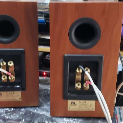 英國品牌 CASTLE Knight 1 小型書架喇叭