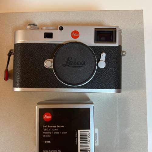 Leica M11 and soft release button