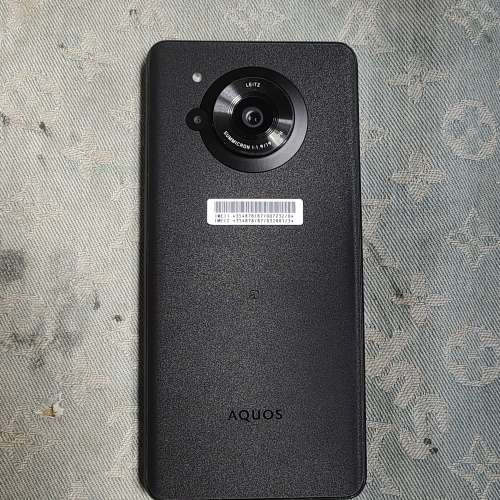 Sharp AQUOS R7屏小白點不覺眼正常使用 新淨