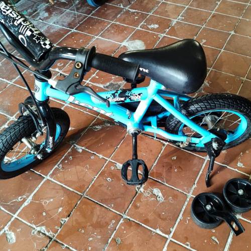 12吋兒童單車12-inch children's bicycle
