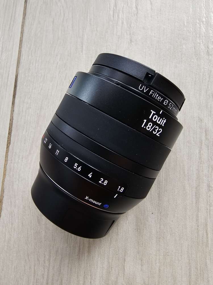 富士X-mount Zeiss Touit 32mm F1.8，附Zeiss UV filter，極少使用，新