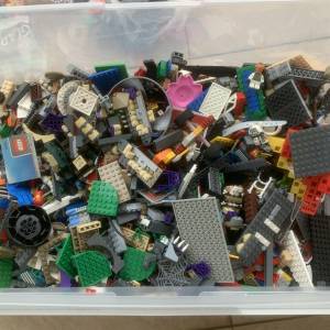 一大袋 (大半箱) LEGO 積本 + 配件 etc 實物如圖 清屋出售 HK$250.00