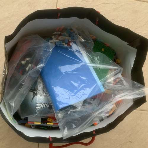 一大袋 (大半箱) LEGO 積本 + 配件 etc 實物如圖 清屋出售 HK$250.00
