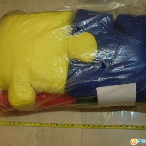 坐墊4 個連萬用搖控PUZZLE TV REMOTE CONTROL (全新)