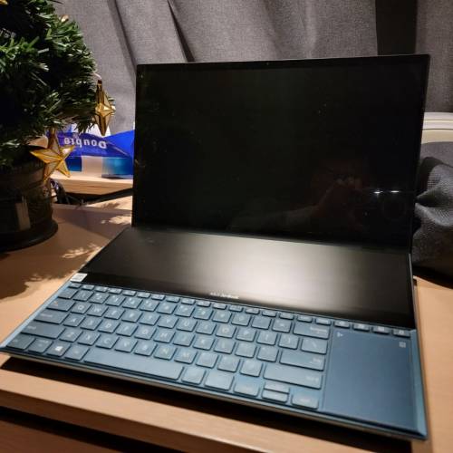 ASUS Zenbook Pro Duo UX581