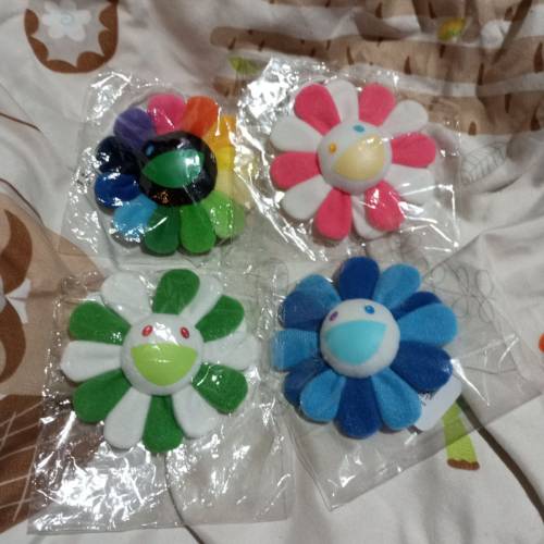 正版村上隆匙扣襟針