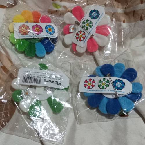 正版村上隆匙扣襟針