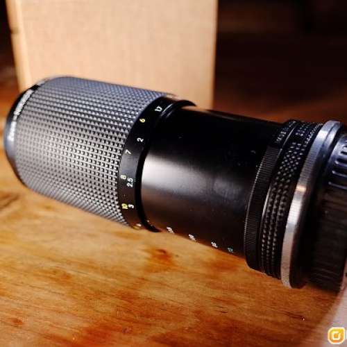 Zoom Nikkor 70-200mm f4.5-5.6 (nikon sony A7)