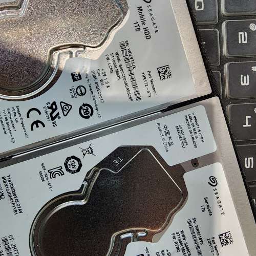 2.5" 1TB WD seagate notebook HDD， 另有 USB 3.0外置硬碟盒
