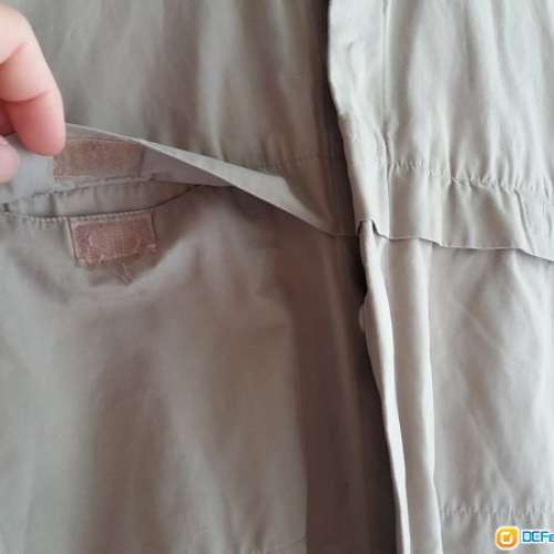 95% 新Aigle卡其色中性兩袋外套